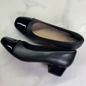 Clarks Collection Cap Toe Marilyn Sara Pumps, Black Leather, Women's 10